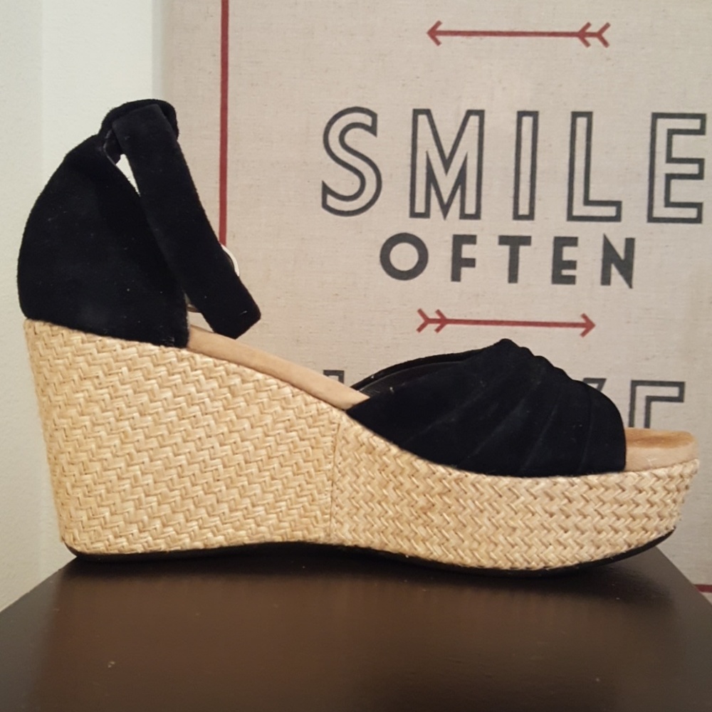 UGG Wedges